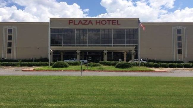 Plaza Hotel And Suites Pine Bluff Exterior photo